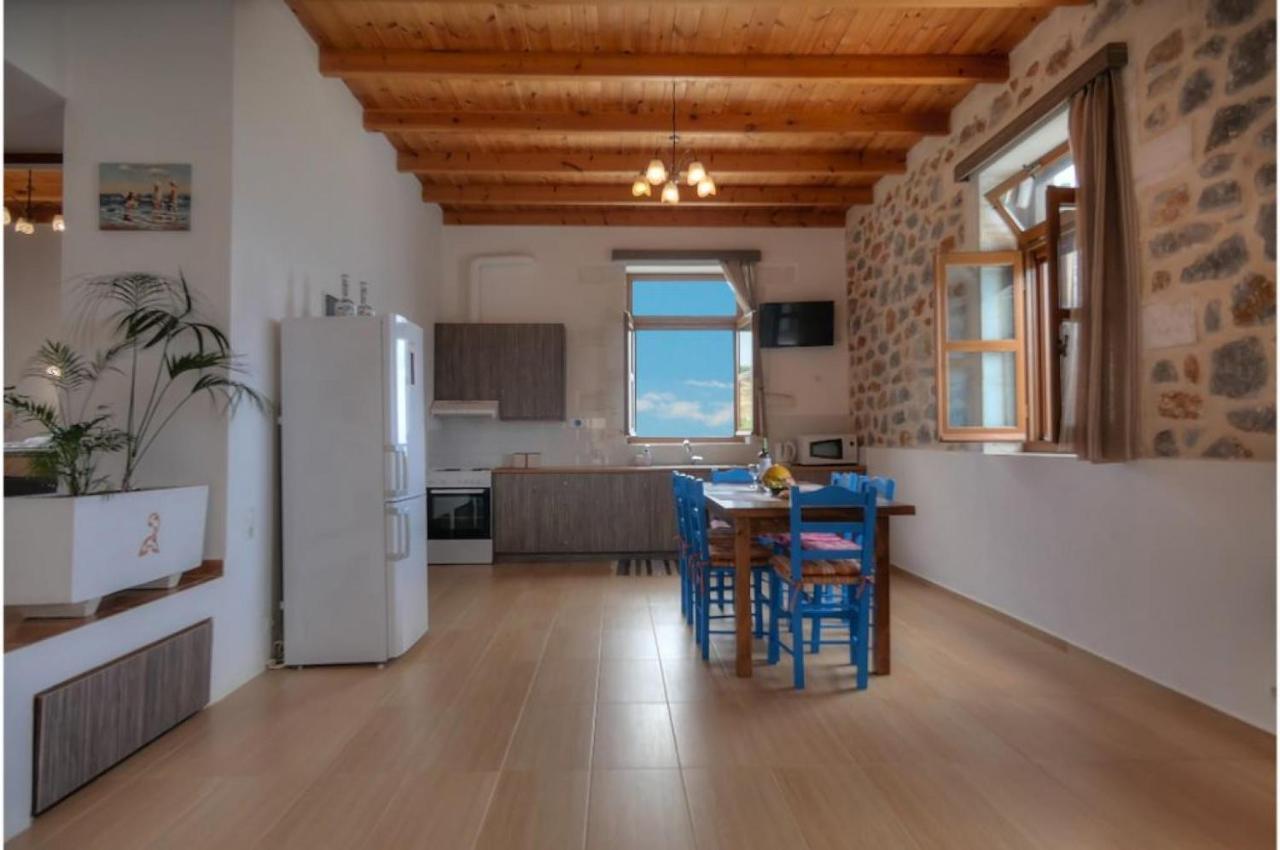 Stone Villa I In Petres Petres  Екстериор снимка